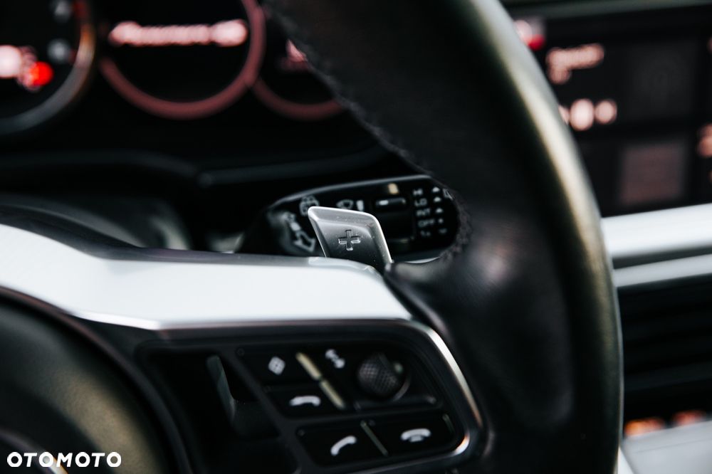Porsche Panamera 4S - 19