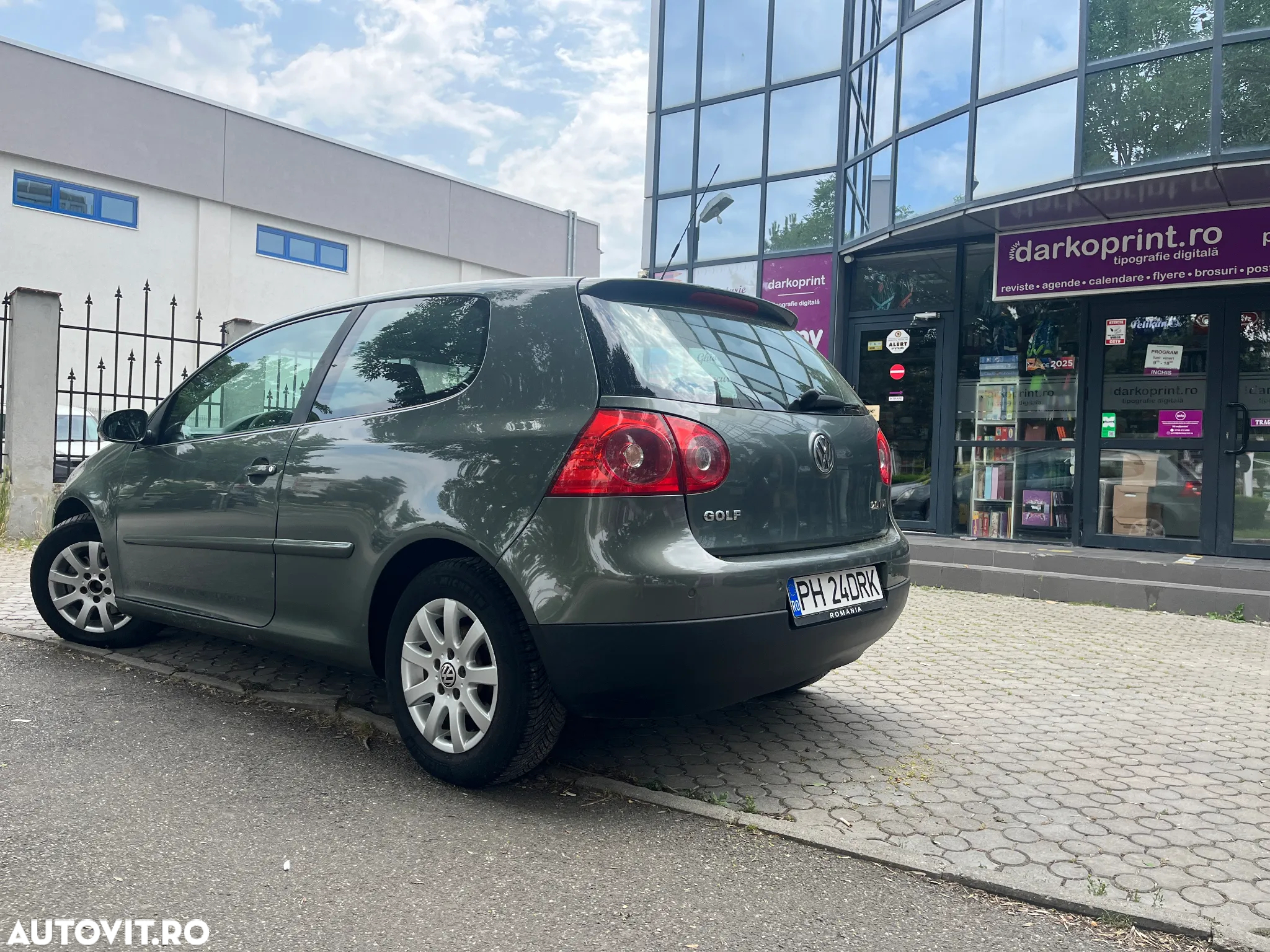 Volkswagen Golf 2.0 TDI Comfortline DSG - 8