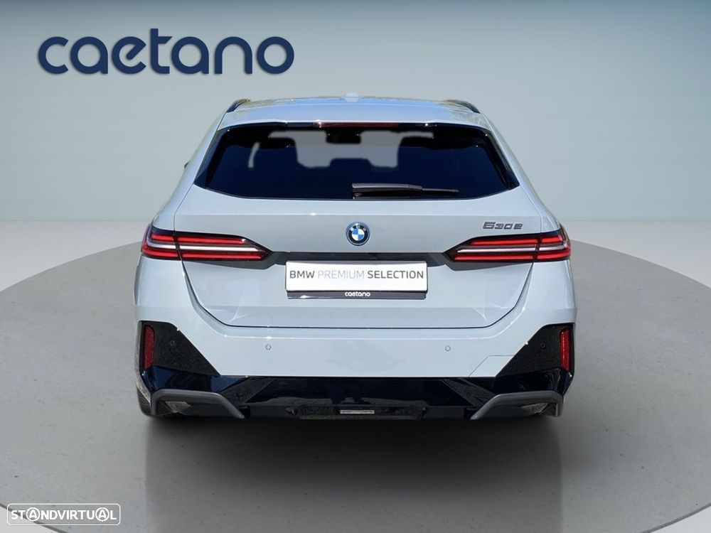 BMW 530 e Pack Desportivo M - 25