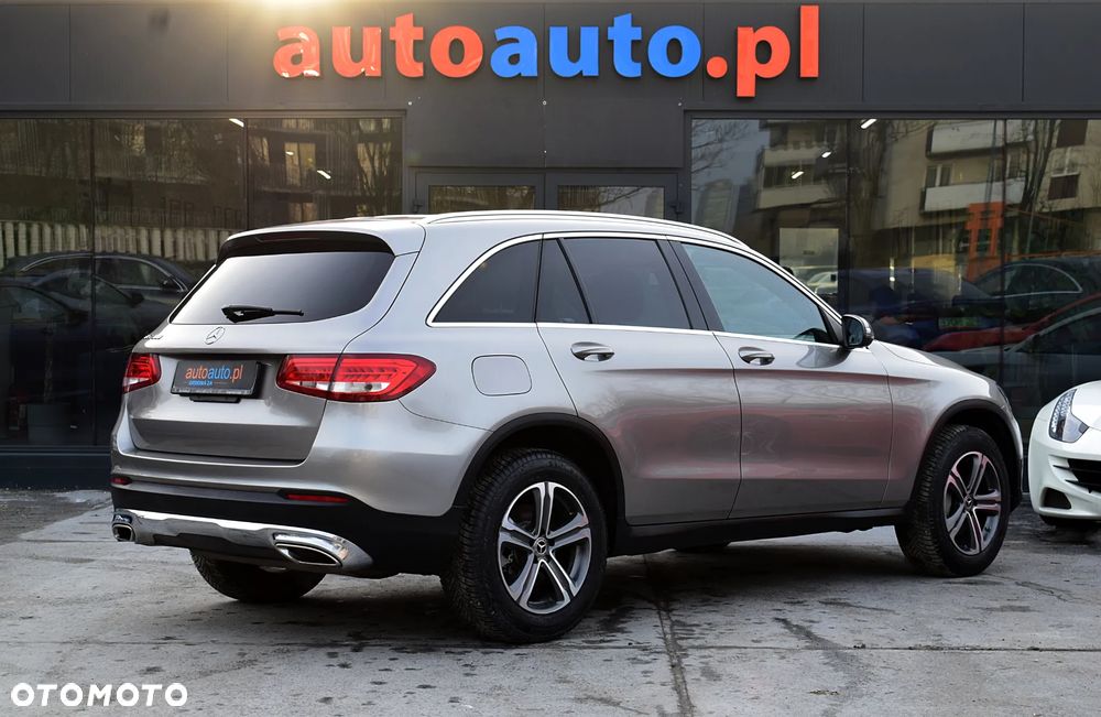 Mercedes-Benz GLC - 21