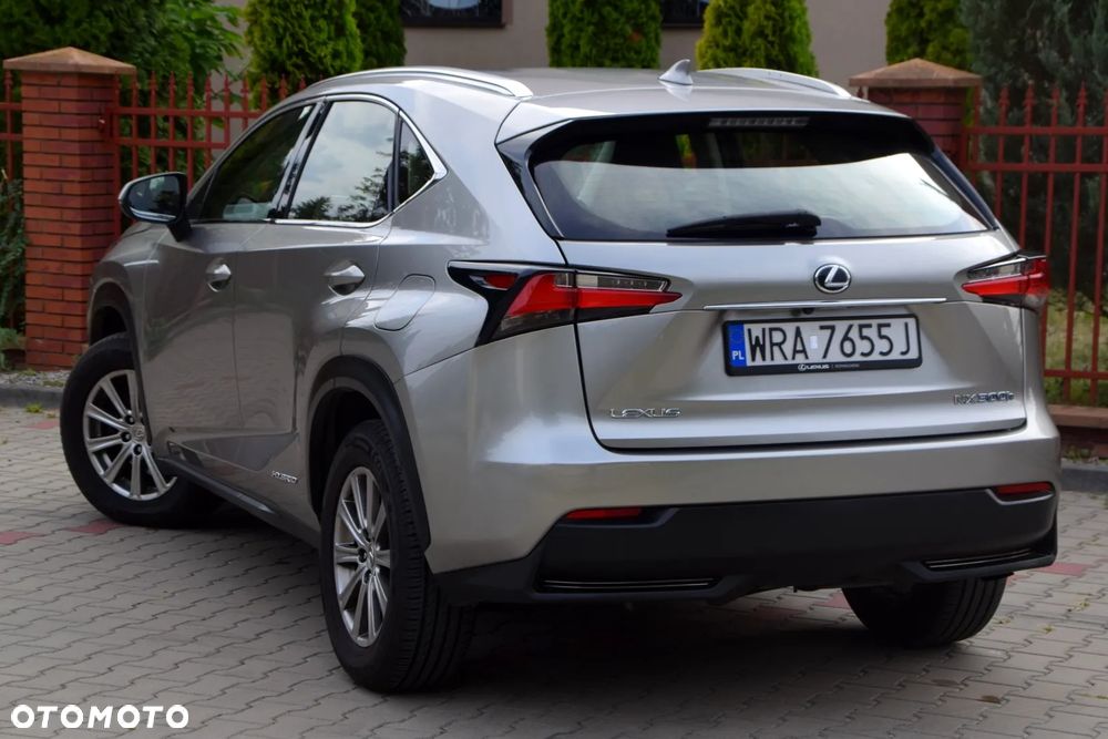 Lexus NX 300h Elite AWD - 9