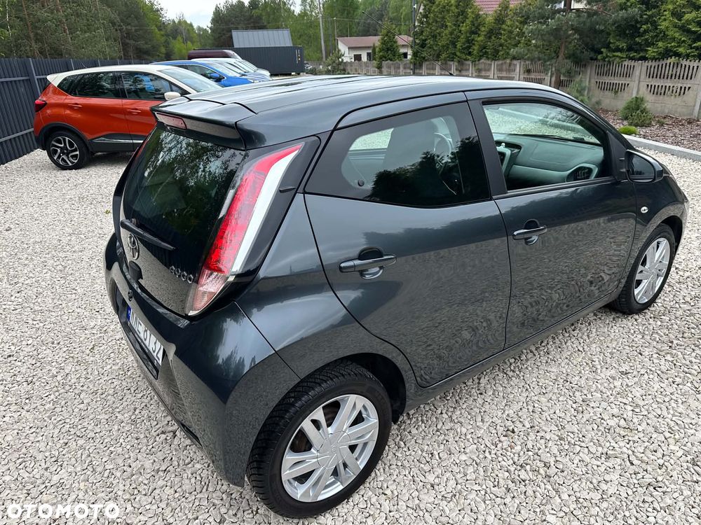Toyota Aygo x-clusiv - 5