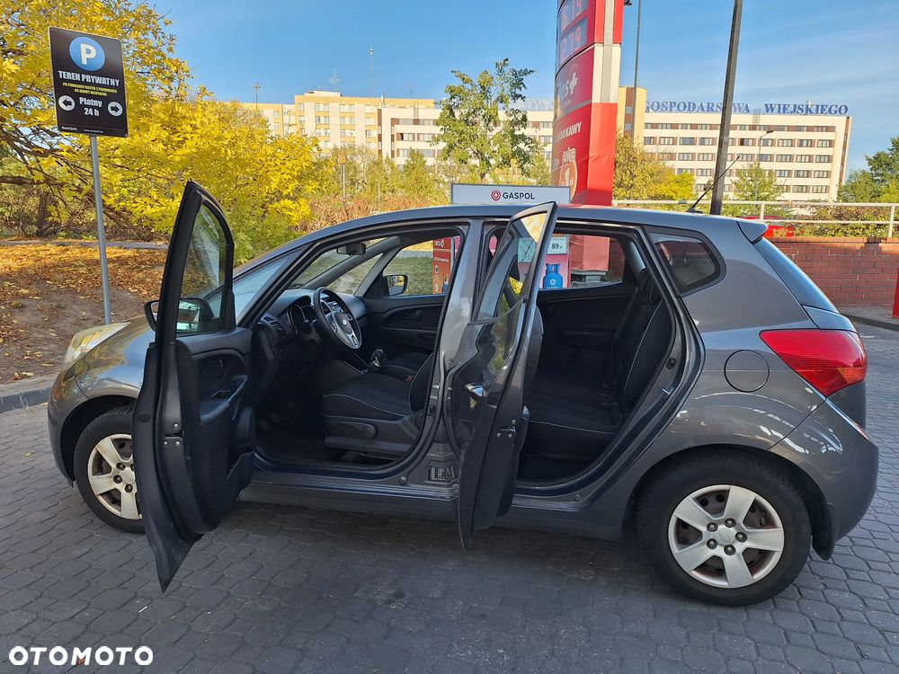 Kia Venga - 3