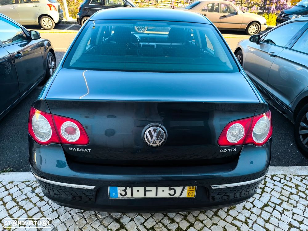 VW Passat 2.0 TDI Confortline - 30