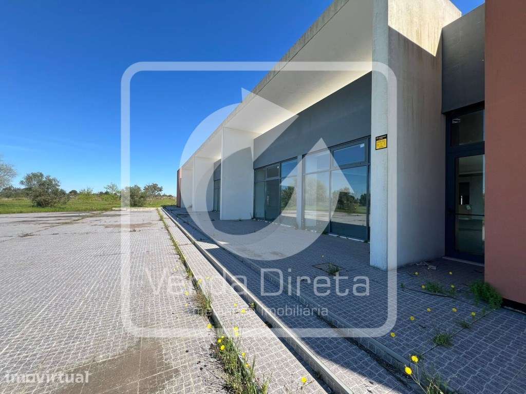 Terreno de 25.300 m², com edifício destinado a serviços no Porto Alto. - Grande imagem: 2/19