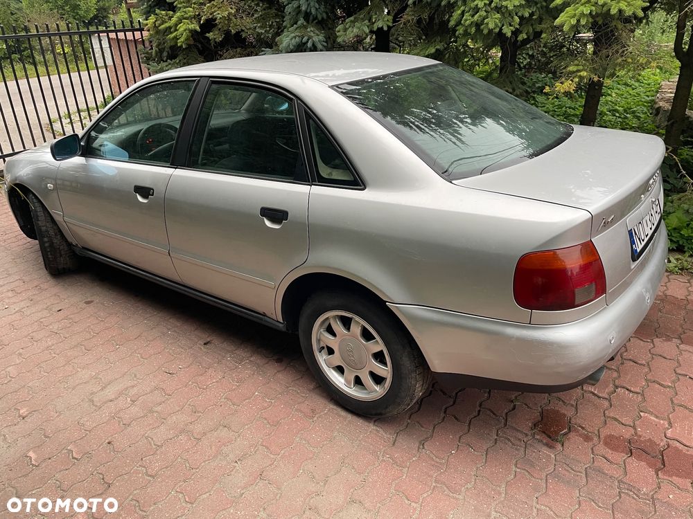 Audi A4 Limousine - 5