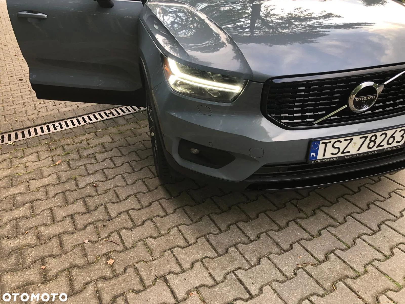 Volvo XC 40 T5 AWD R-Design - 4