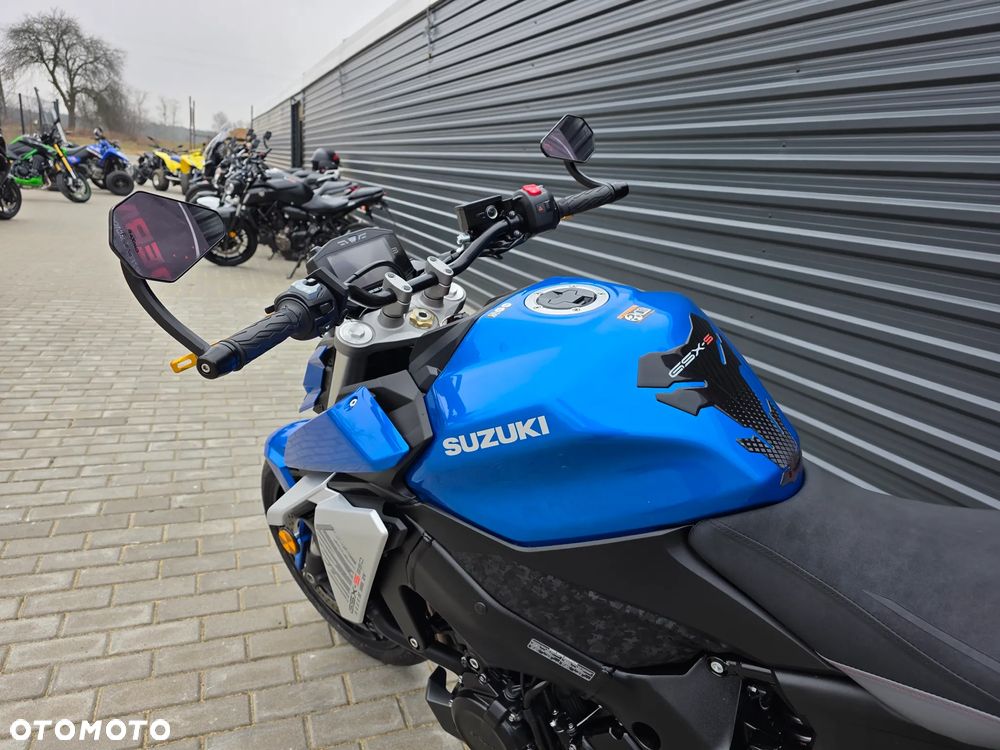Suzuki GSX - 9
