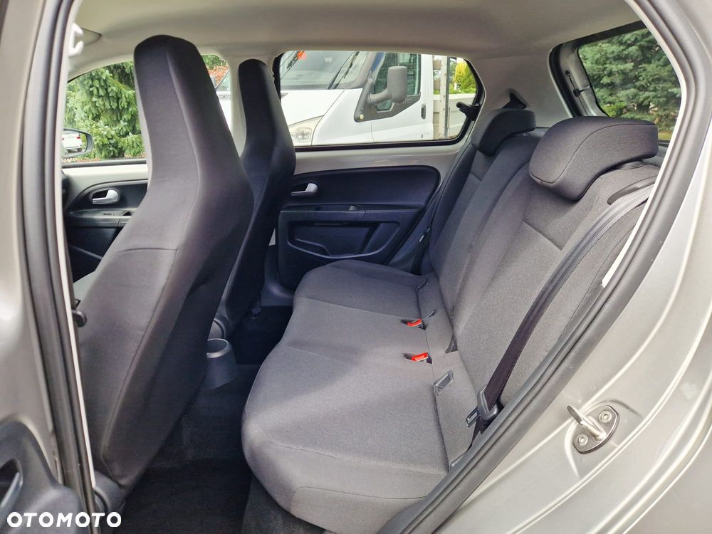Volkswagen up! high - 28