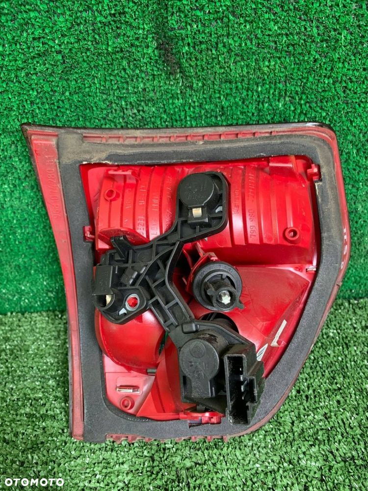 Lampa tył tylna prawa Kombi w klape Citroen C5 II III X7 0465A031008 WWA - 6