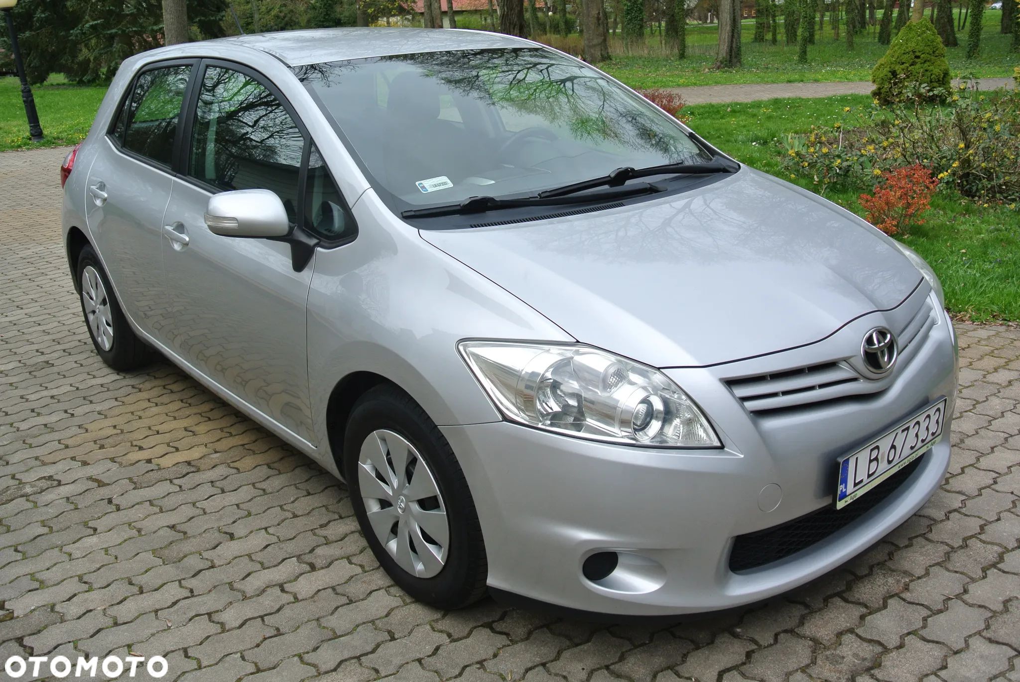 Toyota Auris 1.4 D-4D Premium - 1