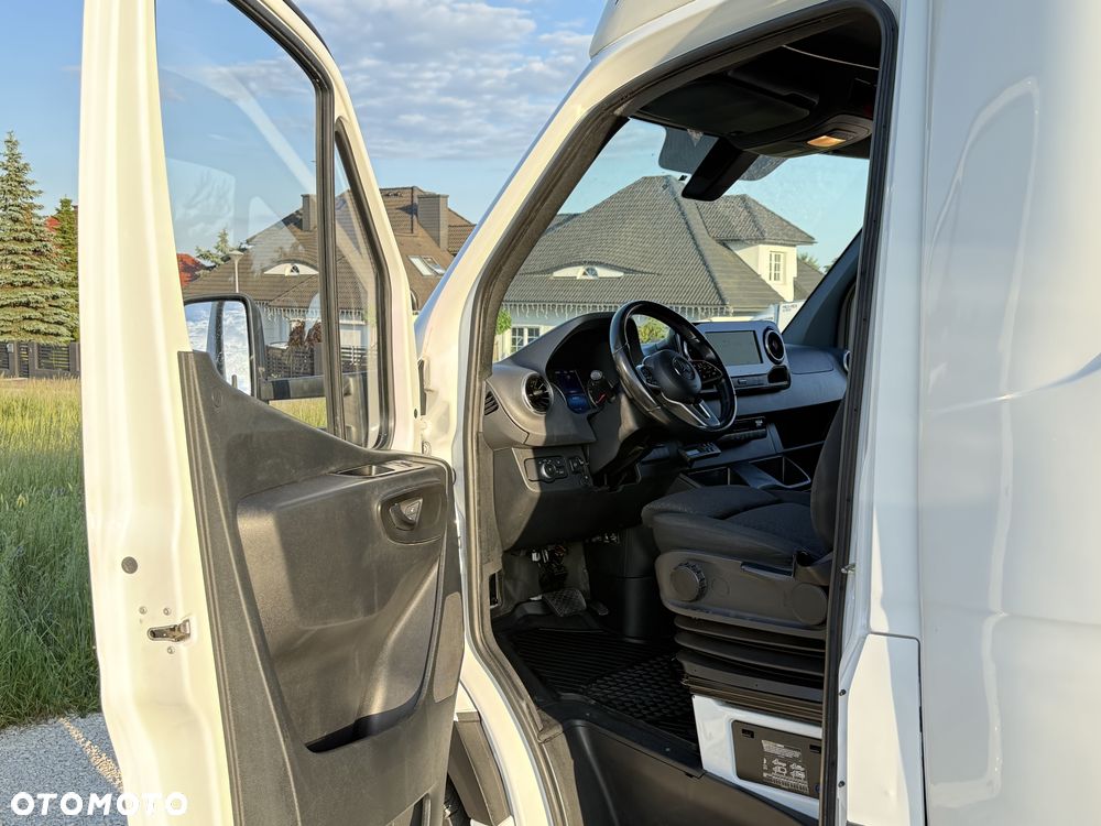 Mercedes-Benz Sprinter - 17