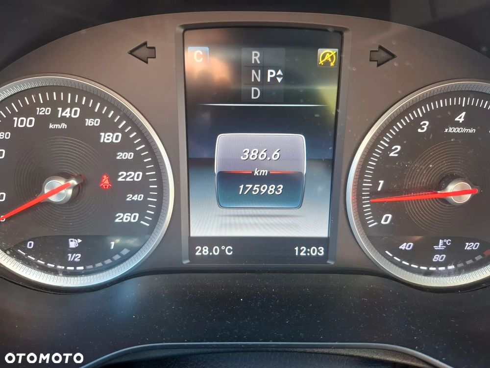 Mercedes-Benz Klasa C 200 4-Matic 7G-TRONIC - 12