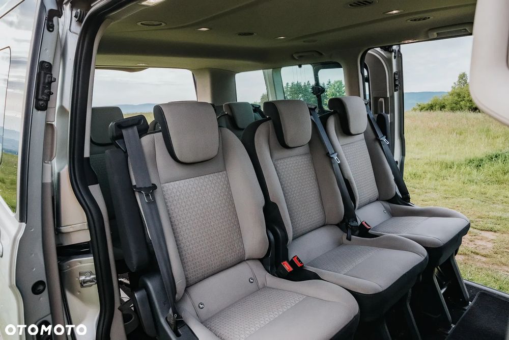 Ford Tourneo Custom 2.0 EcoBlue L2 Shuttle Bus Titanium - 8