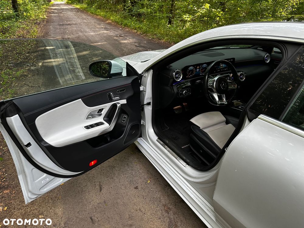 Mercedes-Benz CLA 250 4-Matic AMG Line 7G-DCT - 38