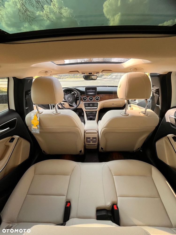 Mercedes-Benz GLA 250 4Matic 7G-DCT UrbanStyle Edition - 9