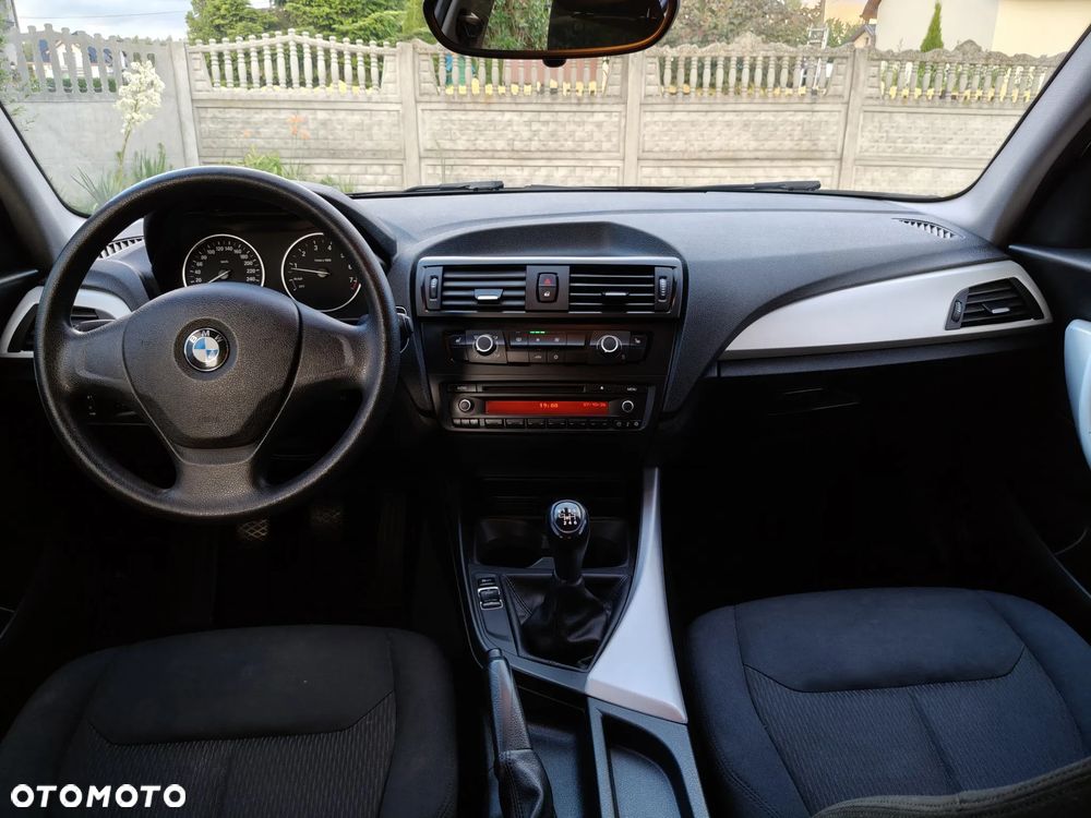 BMW Seria 1 116i - 14
