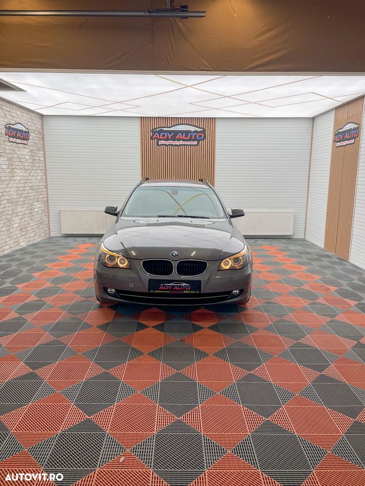 BMW Seria 5 520d Touring - 10