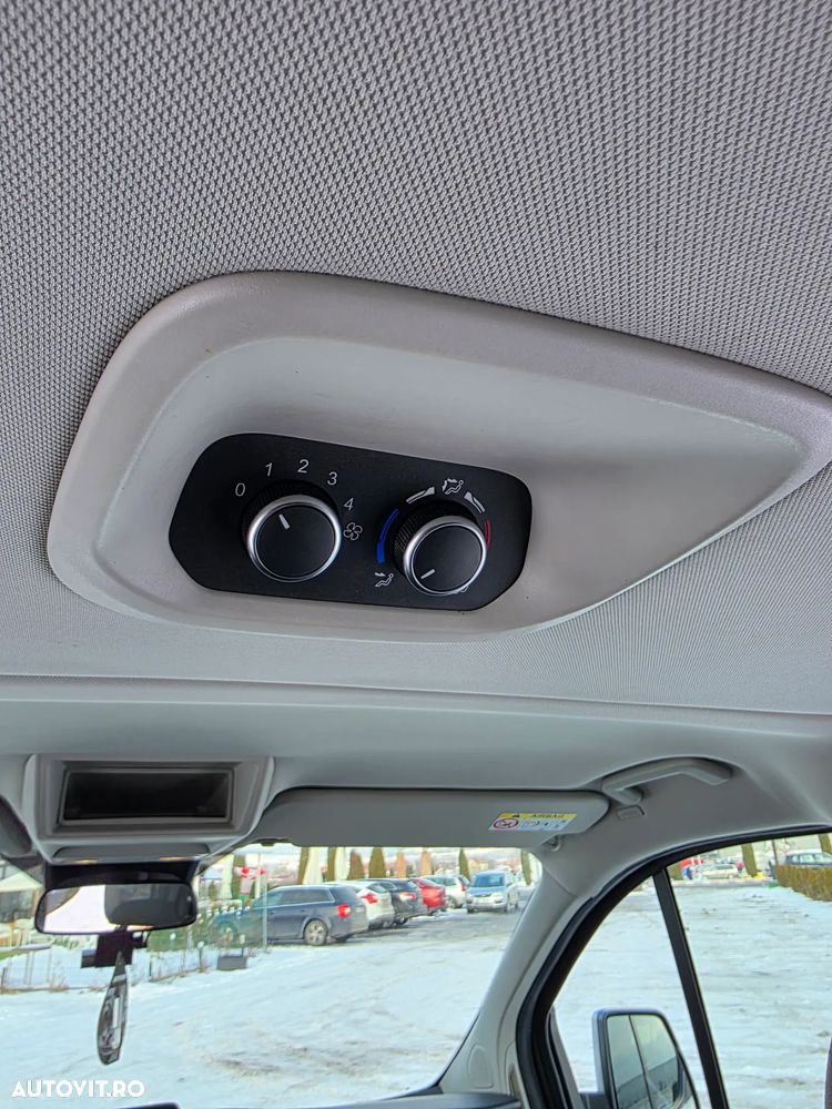 Ford Tourneo Custom Bus 320 2.0 EcoBlue 185 CP L2H1 Titanium X Aut. - 19