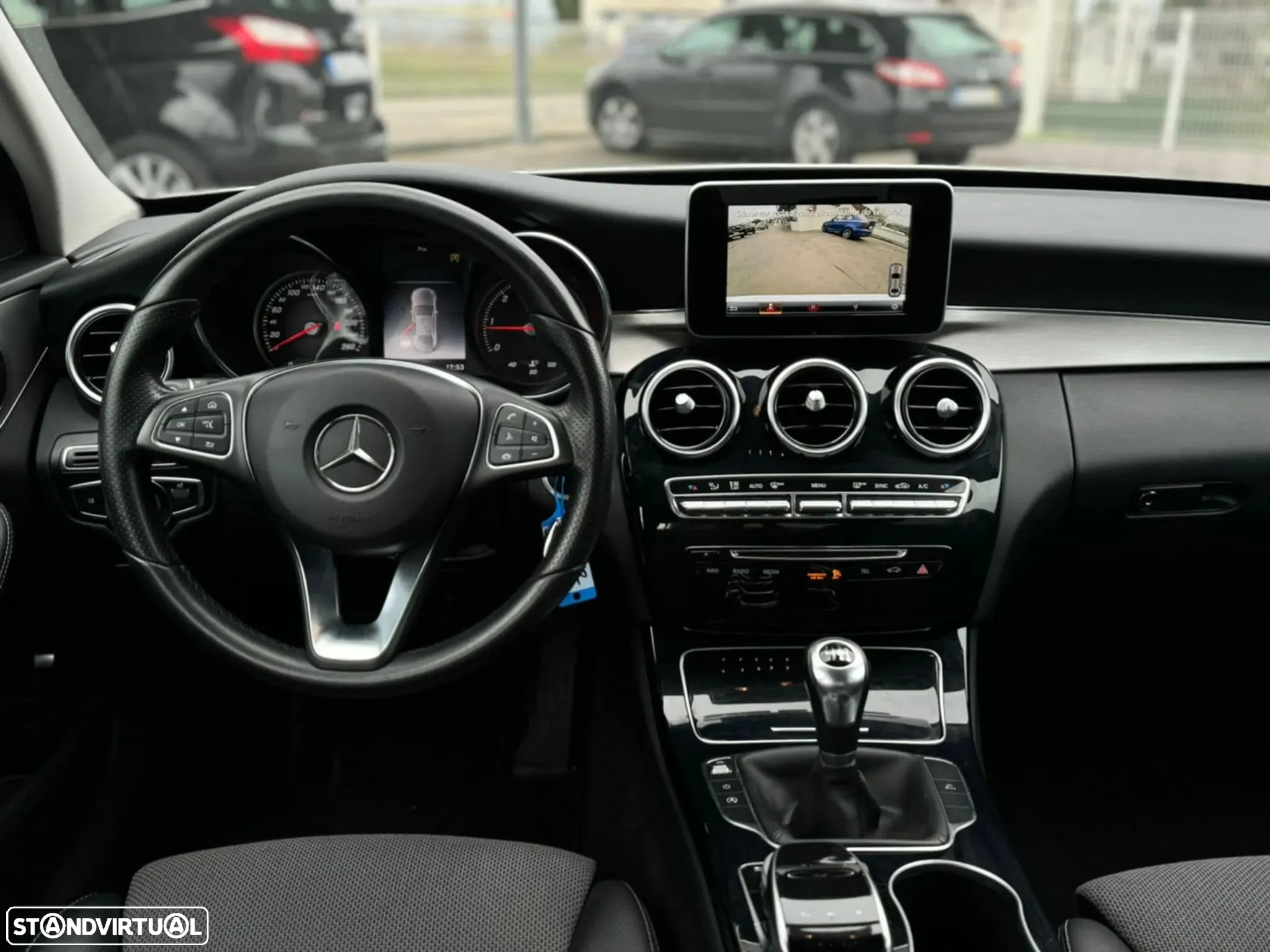 Mercedes-Benz 220 - 10