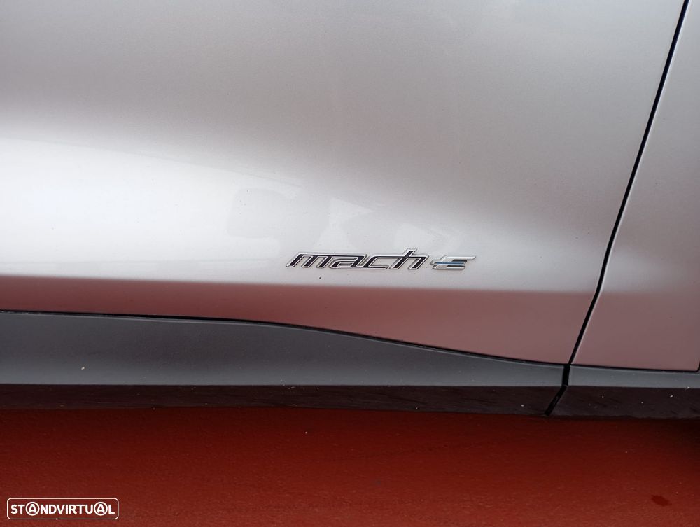 Ford Mustang Mach-E 75.7 kWh Premium AWD - 28