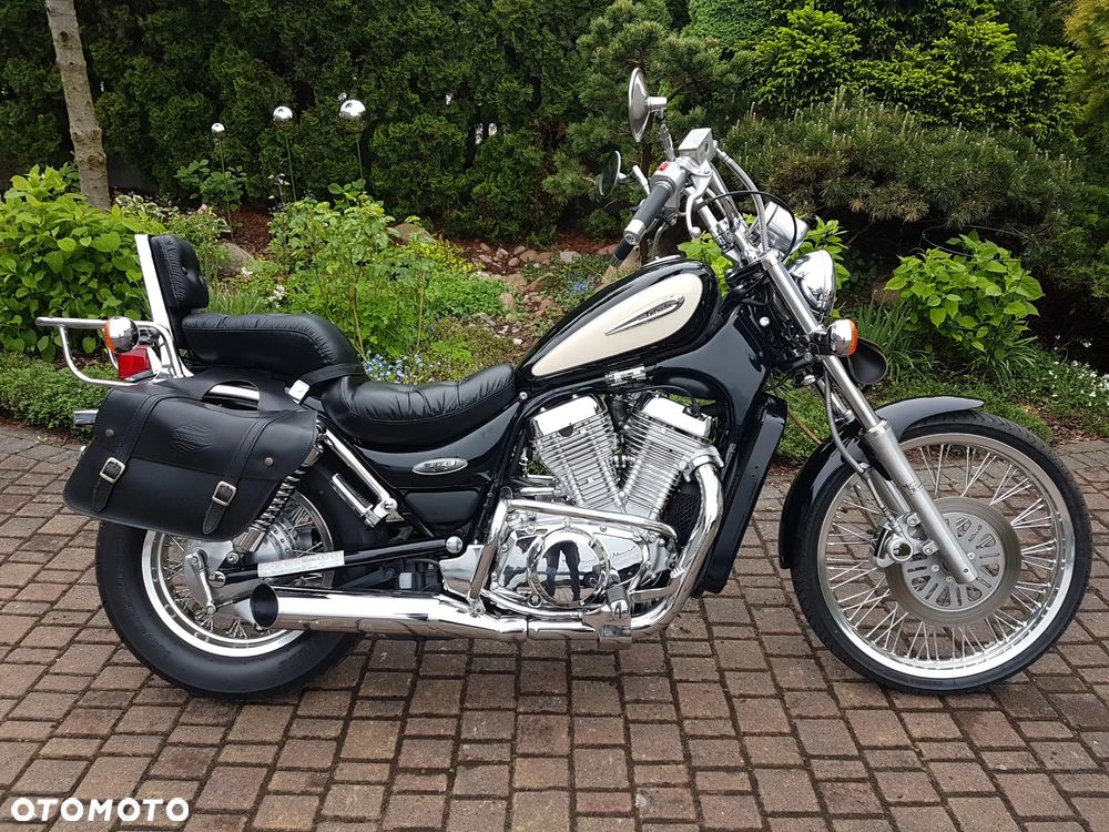 Suzuki Intruder - 4