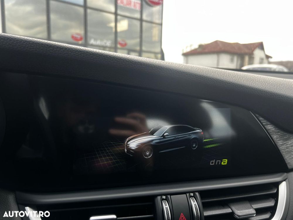 Alfa Romeo Giulia - 32