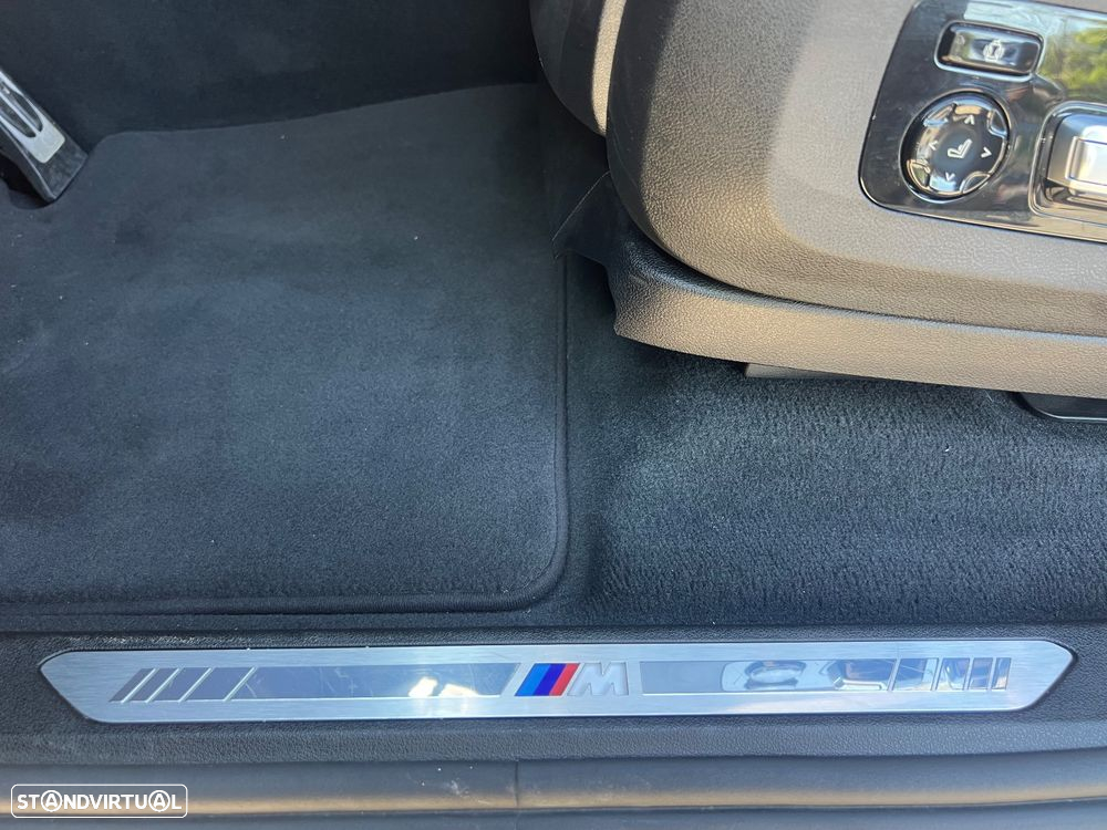 BMW X7 30 d xDrive Pack M - 18