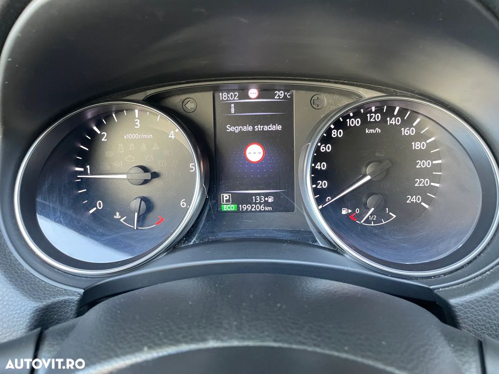 Nissan Qashqai 1.6 DCI Xtronic TEKNA+ - 32