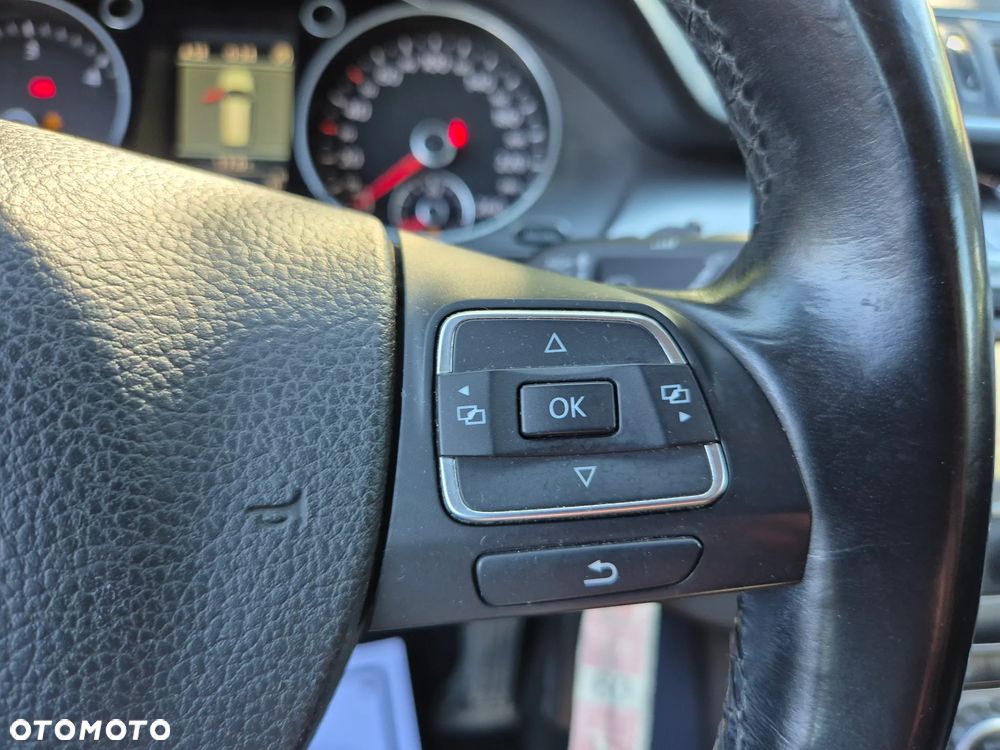 Volkswagen Passat 2.0 TDI Highline - 12