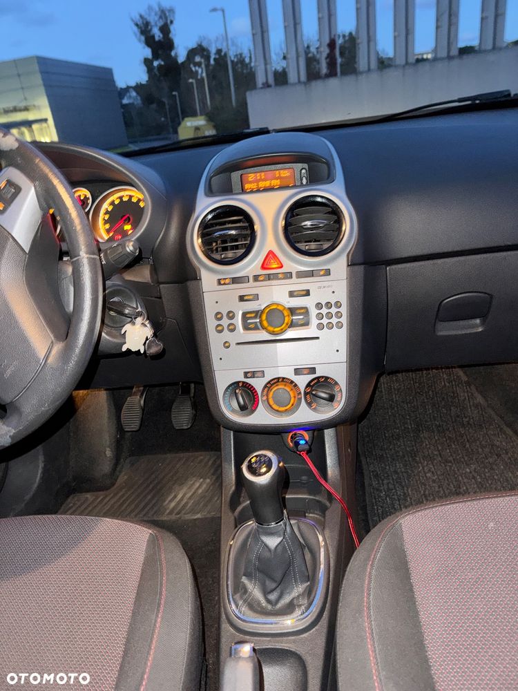 Opel Corsa 1.4 16V Sport - 11