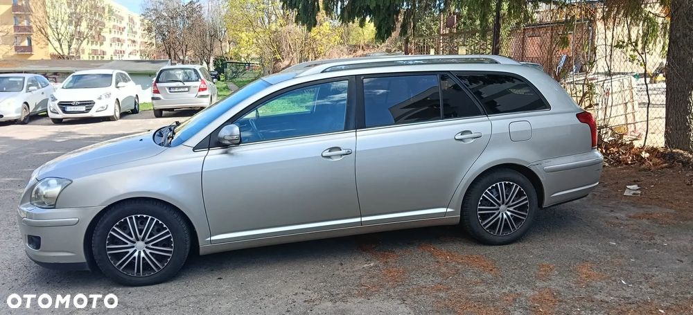 Toyota Avensis 2.0 VVT-i Sol - 4