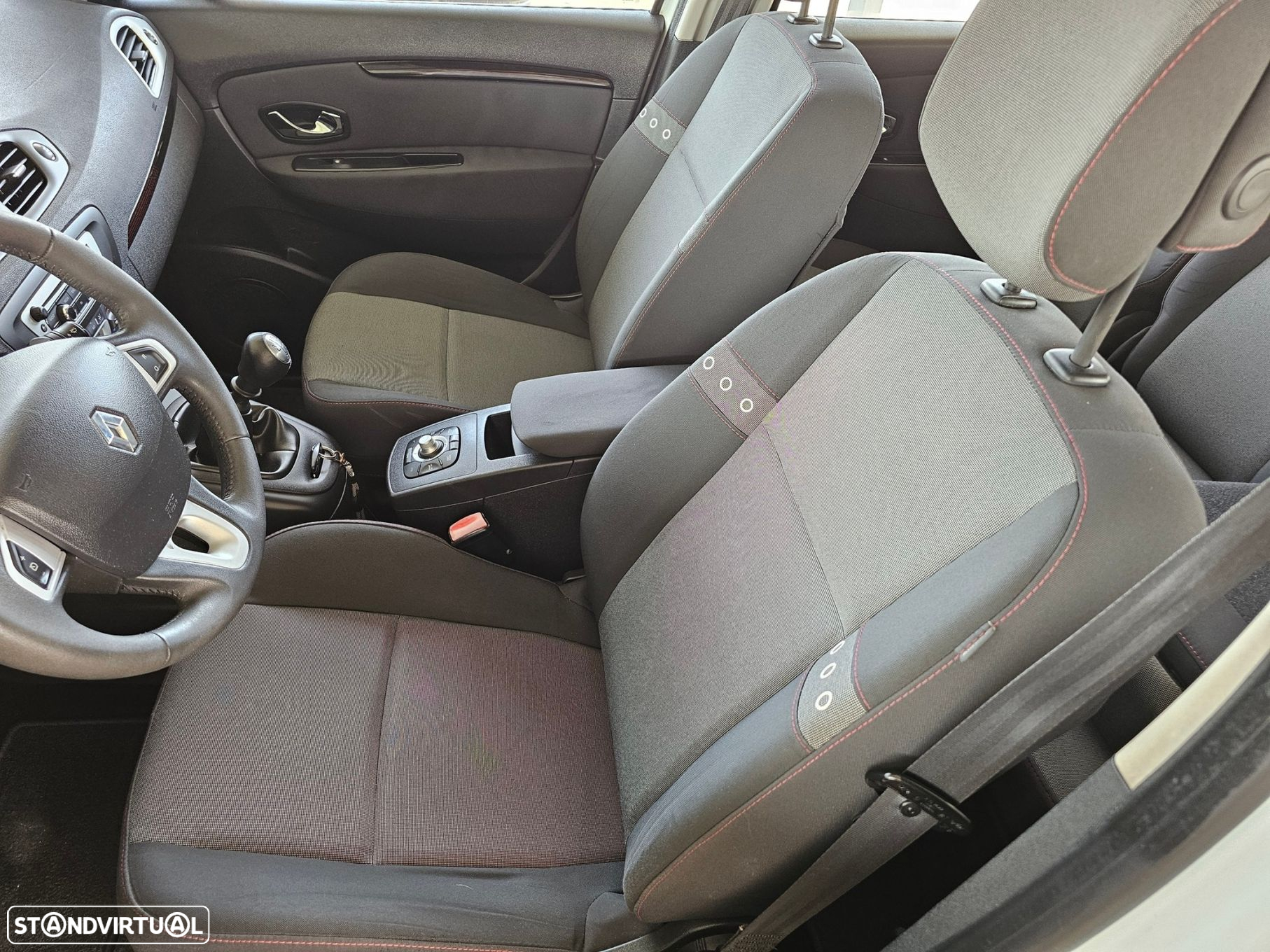 Renault Grand Scénic 1.5 dCi Dynamique S 7L - 17