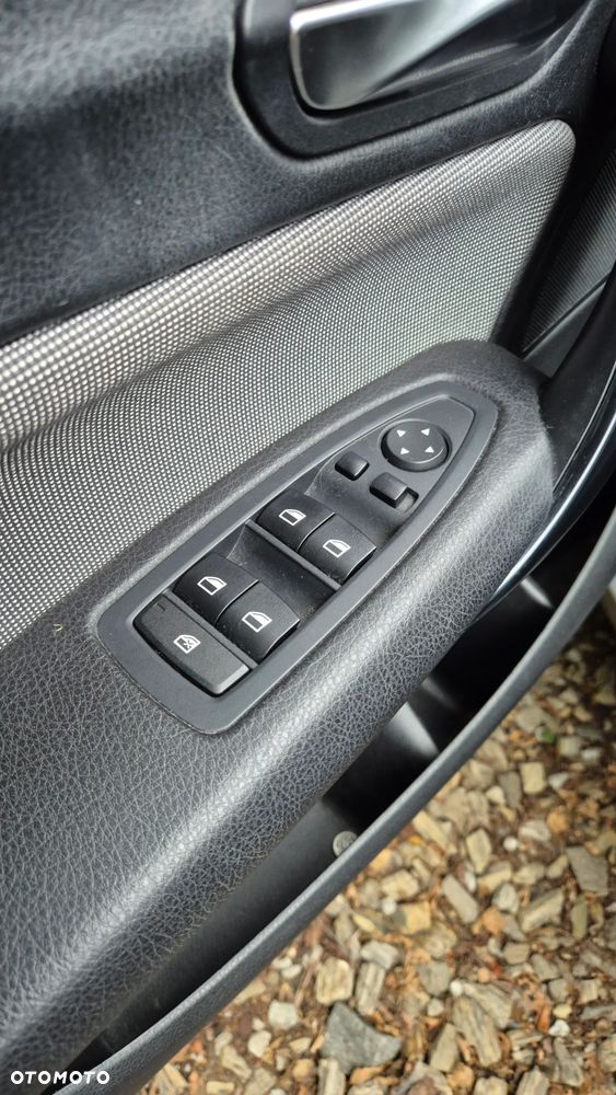 BMW Seria 1 116d EfficientDynamics - 27