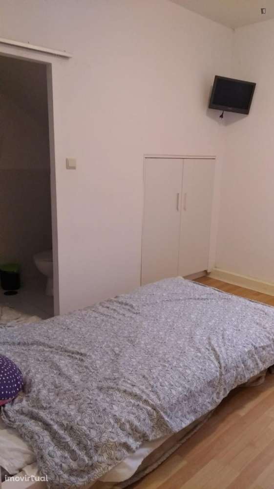 Quarto - localizado em Paranhos Porto - Grande imagem: 4/13