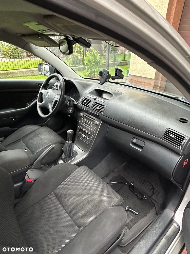 Toyota Avensis 1.8 VVT-i Luna - 13