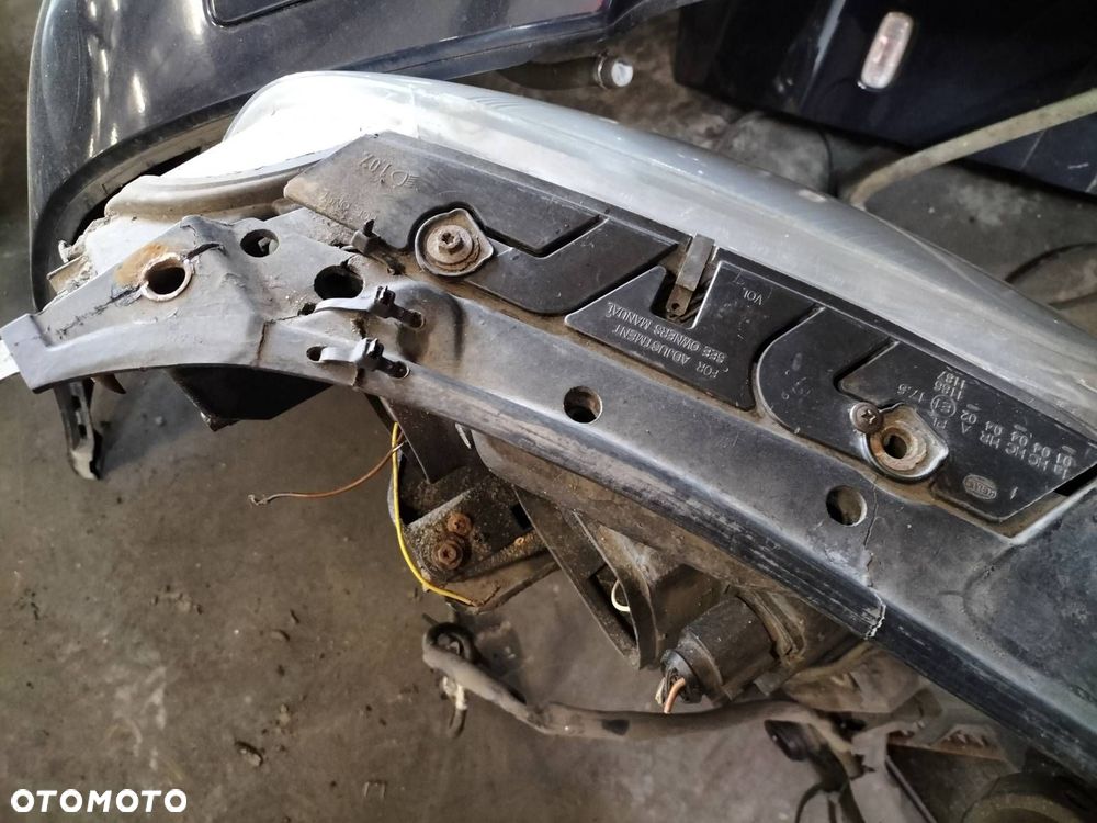 KOMPLETNY PRZÓD MASKA ZDERZAK LAMPY PAS VOLKSWAGEN PASSAT B5 FL LA7W - 18