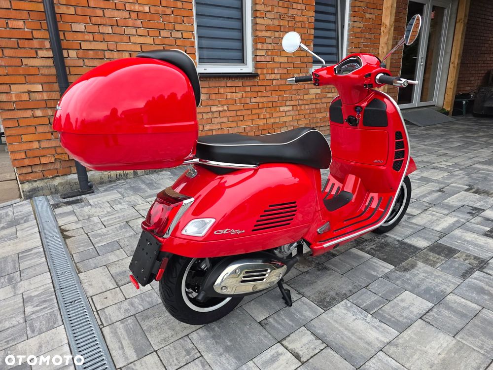 Piaggio Vespa - 10