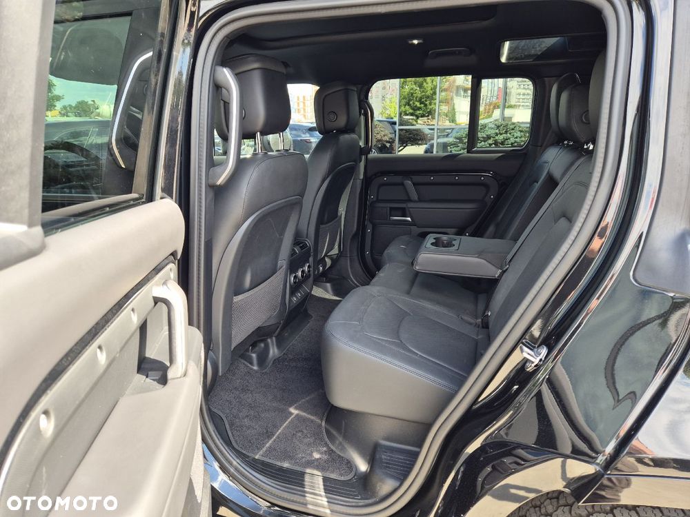 Land Rover Defender 3.0 D300 mHEV X-Dynamic SE - 13