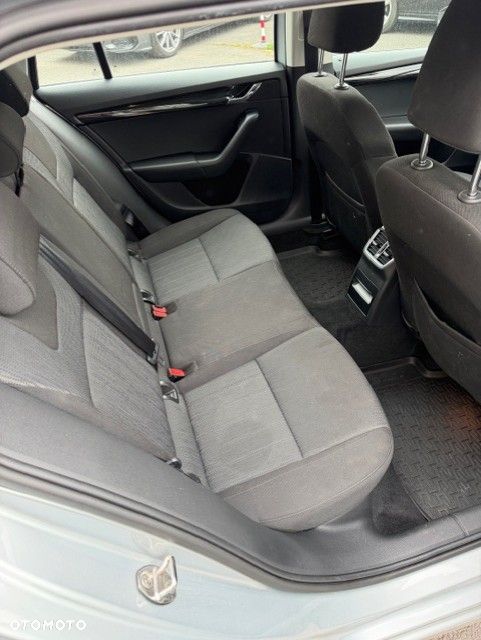Skoda Octavia 2.0 TDI Style DSG - 9