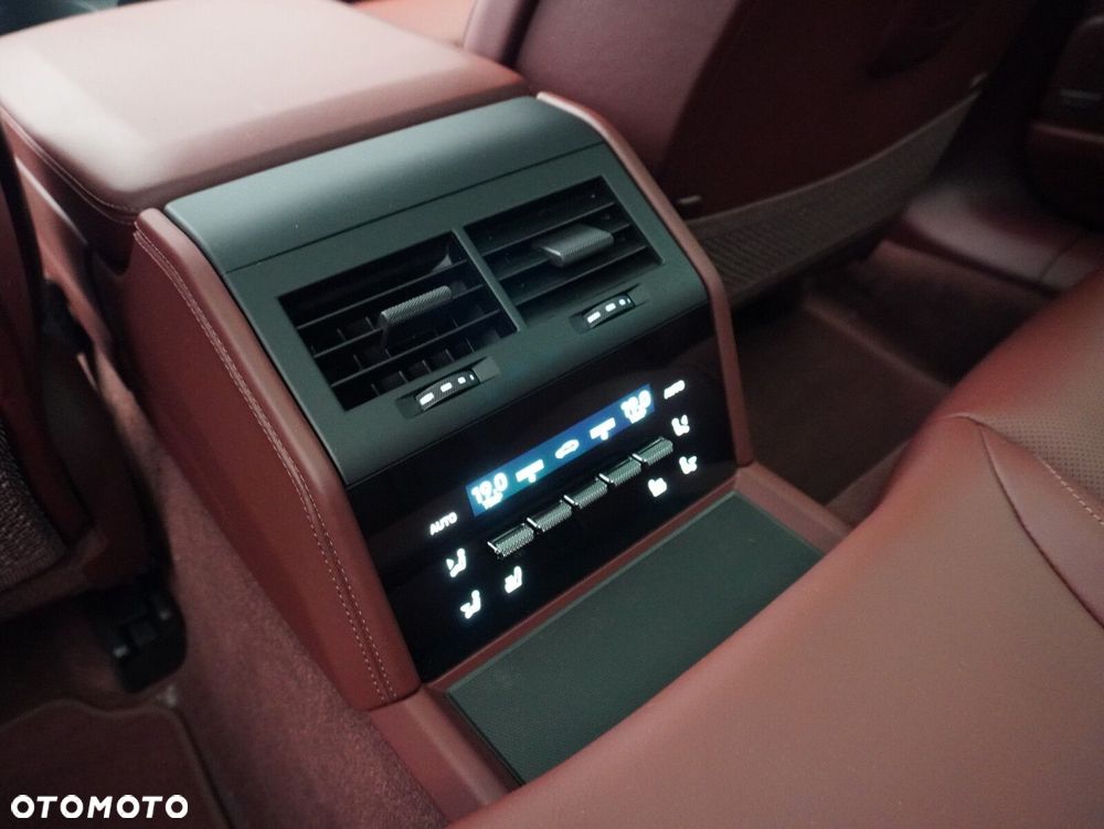 Porsche Panamera 4 - 36