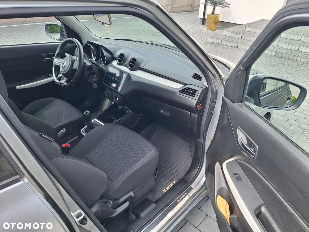 Suzuki Swift 1.2 Premium Plus - 27