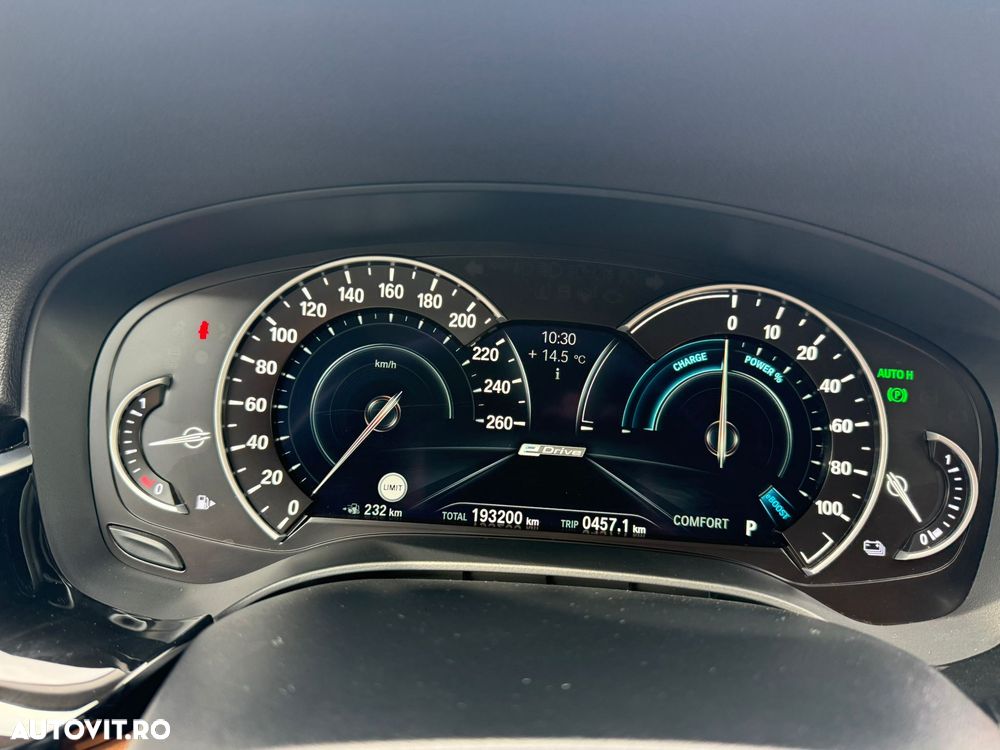 BMW Seria 5 520i AT MHEV - 13