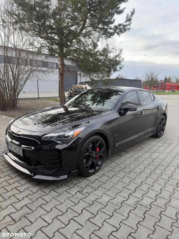 Kia Stinger - 1