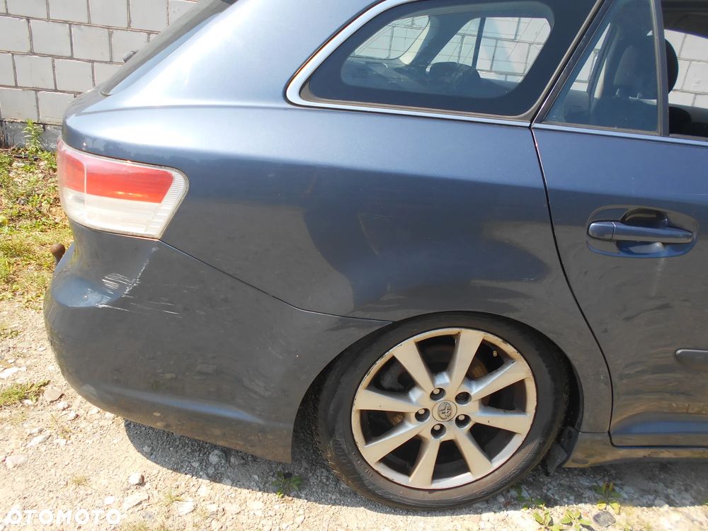 TOYOTA AVENSIS  T27 2009-2012R 2012R KOMBI KOD LAKIERU 8U5 1.8 VVT-I BENZYNA  A2ZR-T12U  108KW 146 KM SILNIK SKRZYNIA  BIEGOW EC60 BLOTNIK DZWI MASKA KLAPA ZAWIESZENIE LAMPY  ROLETA  HAK ZDERZA CZUJNIKI PDC GRILL PODSUFITKA - 8
