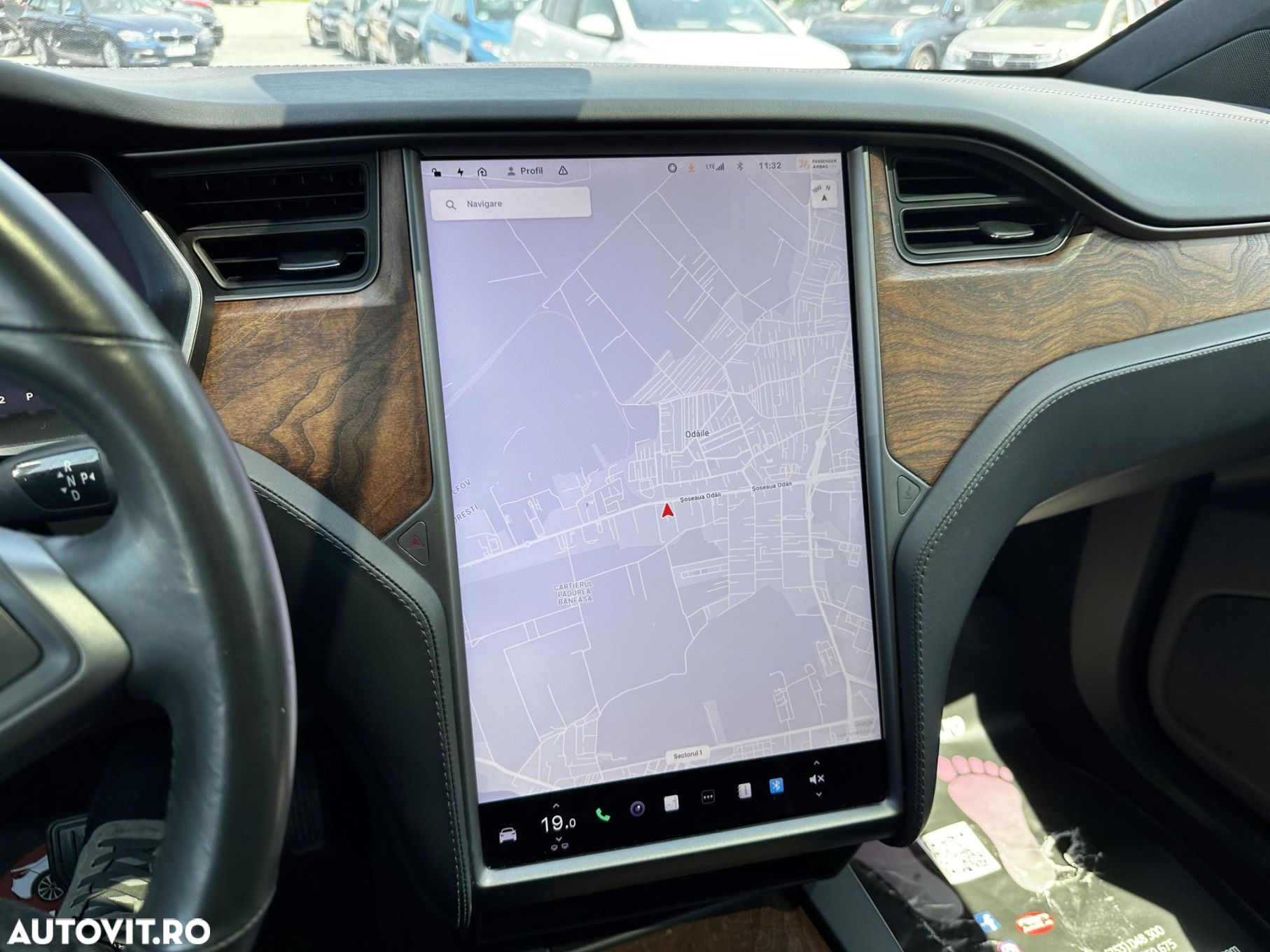Tesla Model X - 13