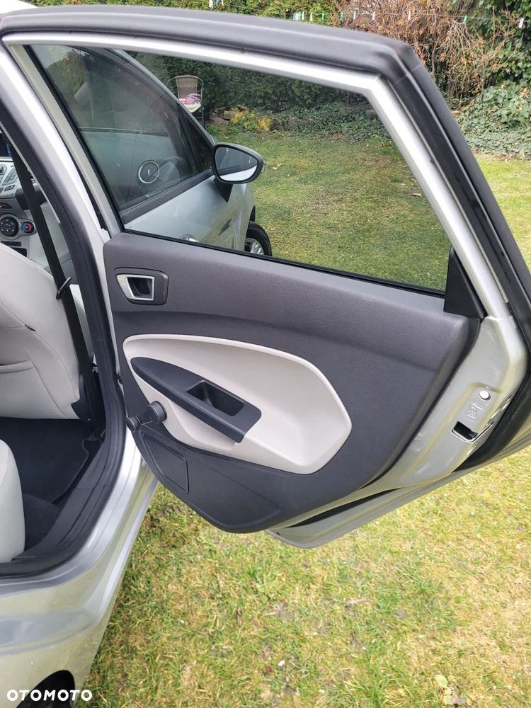 Ford Fiesta 1.6 TDCI SYNC Edition - 21