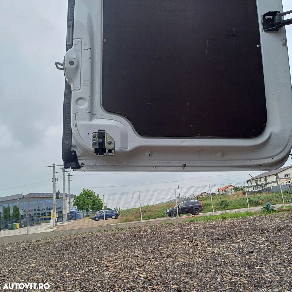 Mercedes-Benz Sprinter - 14