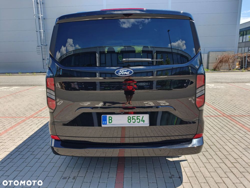 Ford Tourneo Custom 2.0 EcoBlue 320 L2 Titanium - 4