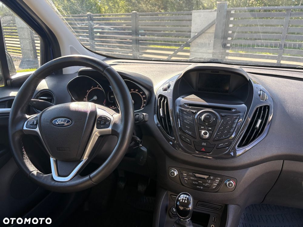 Ford Tourneo Courier 1.0 EcoBoost S&S Titanium - 12
